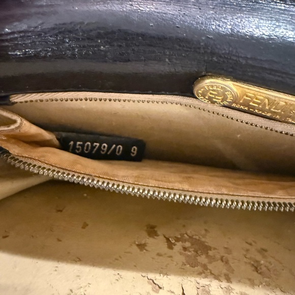 Vintage Fendi Baguette - Picture 5 of 13